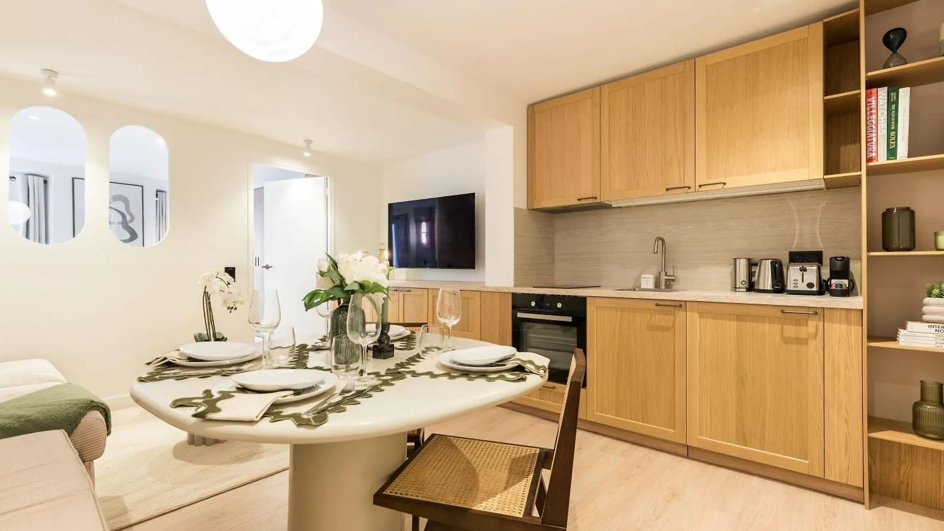 Apartment Opera - Elegant - Haystia