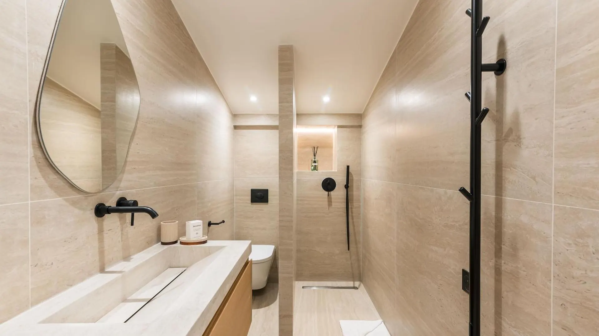 Opera - Elegant - Haystia Apartment